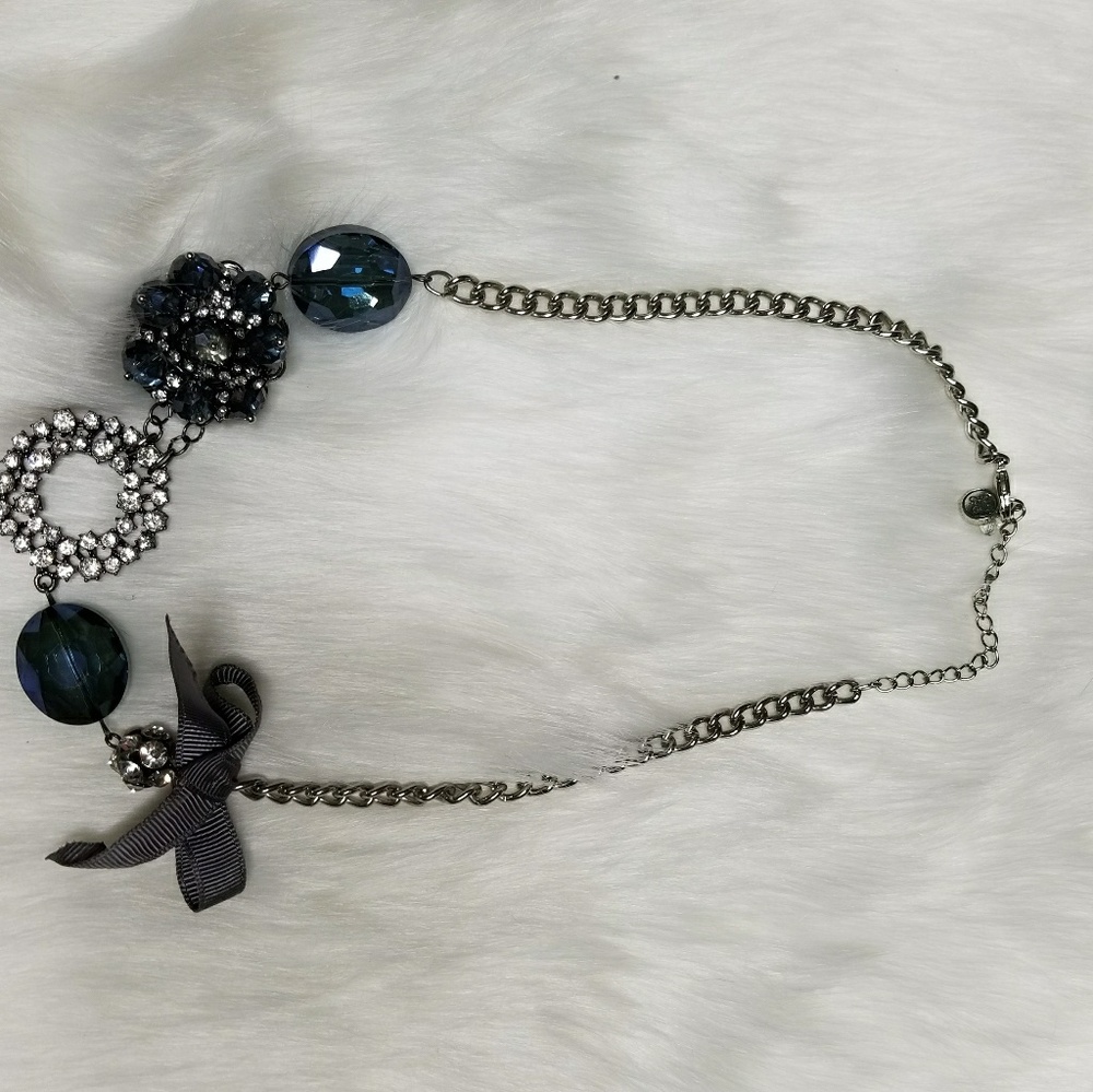 Vera Wang Blue Bow necklace